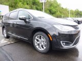 2017 Chrysler Pacifica Limited Front 3/4 View