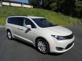 2017 Chrysler Pacifica Touring L Front 3/4 View