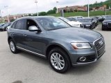 2017 Audi Q5 2.0 TFSI Premium quattro Front 3/4 View