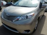 2017 Creme Brulee Mica Toyota Sienna LE #120947026
