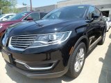 2017 Lincoln MKX Premier Front 3/4 View