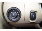 2017 Ford Taurus SE Controls