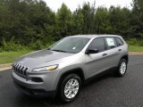 2017 Jeep Cherokee Sport 4x4 Front 3/4 View