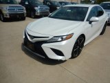 2018 Wind Chill Pearl Toyota Camry XSE #121993647