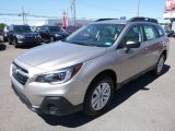 2018 Subaru Outback 2.5i Front 3/4 View