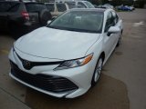 2018 Wind Chill Pearl Toyota Camry XLE #122480003