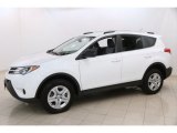 2015 Toyota RAV4 LE Front 3/4 View