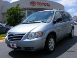 2005 Chrysler Town & Country Limited