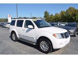 White Frost Nissan Pathfinder in 2009