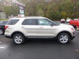 2017 White Gold Ford Explorer XLT 4WD #123456871