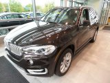 2018 BMW X5 xDrive35i Front 3/4 View