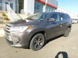 2018 Toyota Highlander LE AWD Front 3/4 View