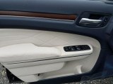 2018 Chrysler 300 C Door Panel