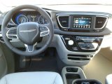 2018 Chrysler Pacifica Touring L Dashboard
