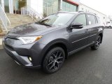 2018 Toyota RAV4 SE AWD Hybrid Front 3/4 View