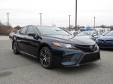 2018 Toyota Camry SE Front 3/4 View