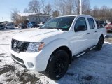 2018 Nissan Frontier SV Crew Cab 4x4 Front 3/4 View