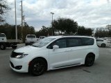 2018 Bright White Chrysler Pacifica Touring L #125001569