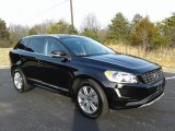2017 Volvo XC60 T5 Inscription Front 3/4 View