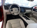 2018 Volvo XC60 T6 AWD Momentum Blonde Interior