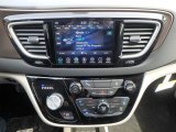 2018 Chrysler Pacifica Touring L Controls