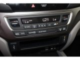 2019 Honda Ridgeline RTL-T AWD Controls