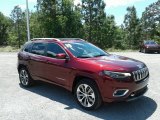 2019 Jeep Cherokee Overland Front 3/4 View