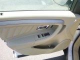 2018 Ford Taurus SEL AWD Door Panel