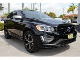 2017 Volvo XC60 T6 AWD R-Design Front 3/4 View