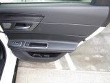 2018 Jaguar XF Sportbrake S AWD Door Panel