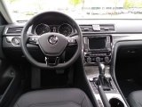 2018 Volkswagen Passat SE Dashboard