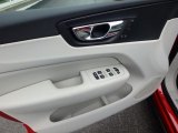 2018 Volvo XC60 T5 AWD Inscription Door Panel