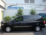2007 Brilliant Black Crystal Pearl Chrysler Town & Country Touring #12712877