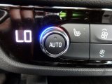 2018 Buick Regal TourX Essence AWD Controls