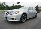 2018 Nissan Altima 2.5 S Front 3/4 View