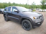 2018 Jeep Grand Cherokee Altitude 4x4 Front 3/4 View