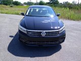 2018 Volkswagen Passat R-Line