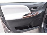 2019 Toyota Sienna Limited AWD Door Panel