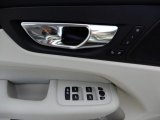 2019 Volvo XC60 T5 AWD Momentum Controls