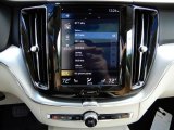 2019 Volvo XC60 T5 AWD Momentum Controls