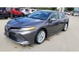 2019 Toyota Camry Hybrid XLE Front 3/4 View