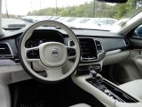 2019 Volvo XC90 T5 AWD Momentum Dashboard