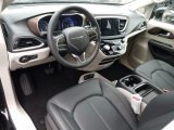 2019 Chrysler Pacifica Touring L Black/Alloy Interior