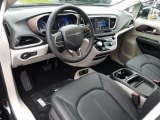 2019 Chrysler Pacifica Touring L Black/Alloy Interior