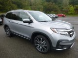 2019 Honda Pilot Touring AWD Front 3/4 View