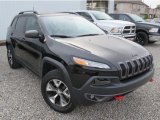 2018 Jeep Cherokee Trailhawk 4x4 Front 3/4 View