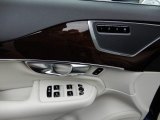 2019 Volvo XC90 T5 AWD Momentum Door Panel