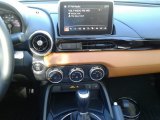 2019 Fiat 124 Spider Lusso Roadster Controls