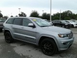 2019 Jeep Grand Cherokee Altitude Front 3/4 View