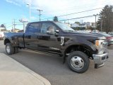 2019 Ford F350 Super Duty Lariat Crew Cab 4x4 Front 3/4 View